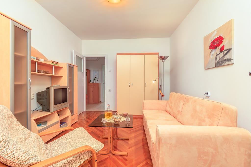 Apartment Barbaresko Сплит Екстериор снимка