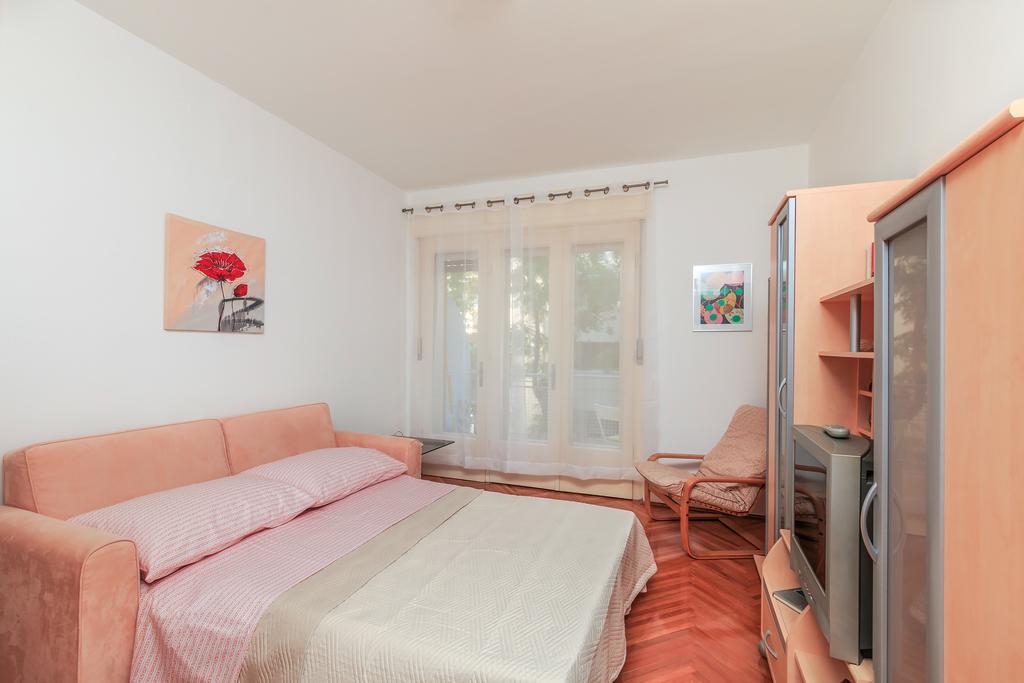 Apartment Barbaresko Сплит Екстериор снимка